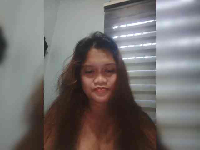 Hotnwetmama4u webcam