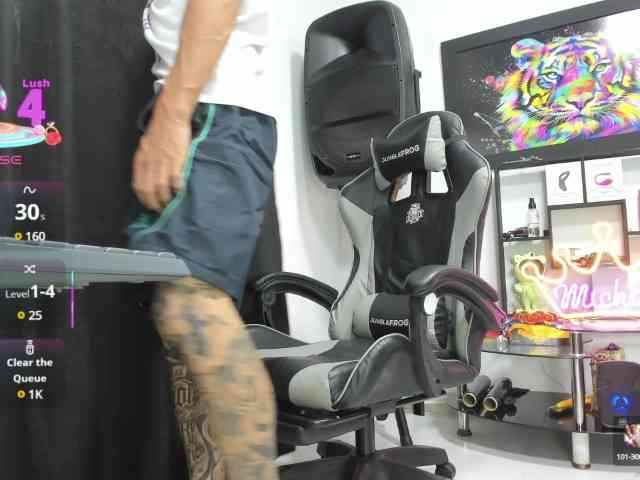 andy-dwels777