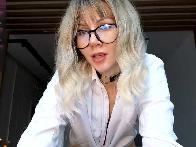 ELEKTRA2023's BongaCams show and profile