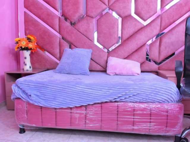 SophiHardd's BongaCams show and profile