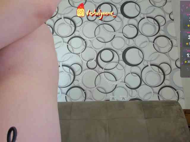 Dashulyaaa webcam