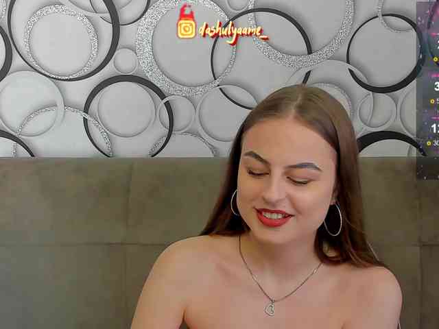 Dashulyaaa webcam