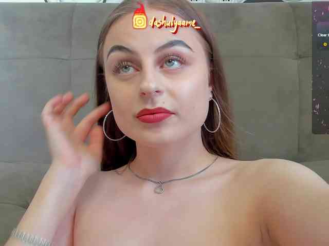 Dashulyaaa webcam
