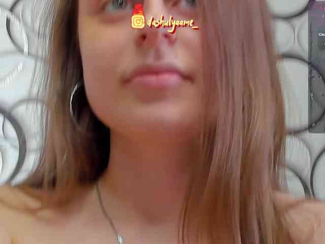 Dashulyaaa webcam
