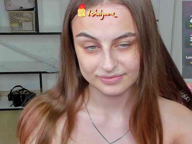 Dashulyaaa webcam