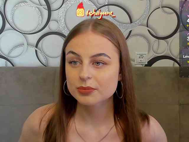 Dashulyaaa webcam