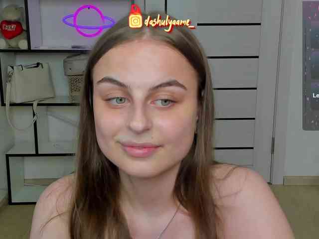Dashulyaaa webcam