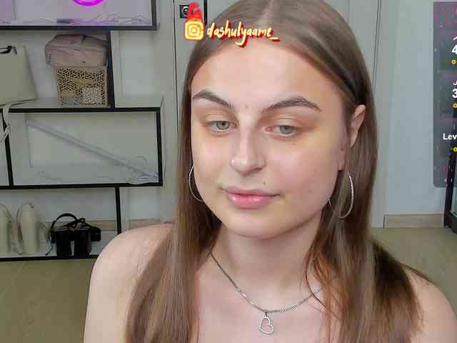 Dashulyaaa webcam