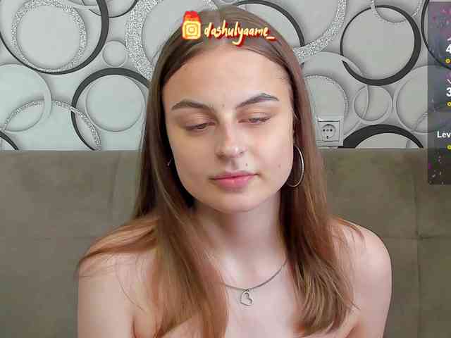 Dashulyaaa webcam