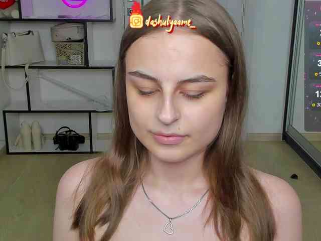 Dashulyaaa webcam