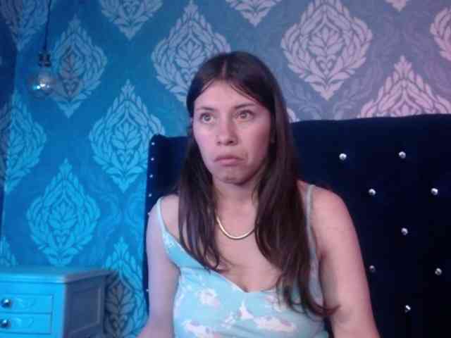 AnnaliOlsenX AnnaliOlsenX