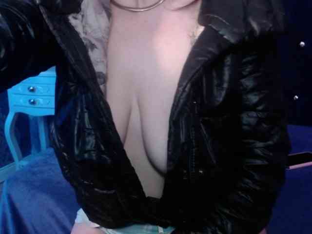 AnnaliOlsenX AnnaliOlsenX