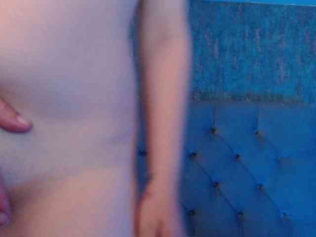 AnnaliOlsenX webcam