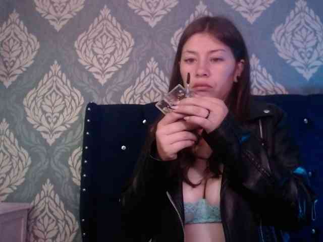 AnnaliOlsenX AnnaliOlsenX