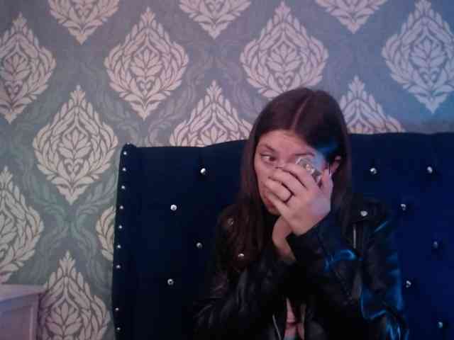 AnnaliOlsenX AnnaliOlsenX