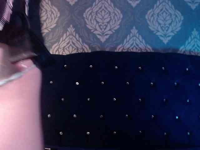 AnnaliOlsenX AnnaliOlsenX