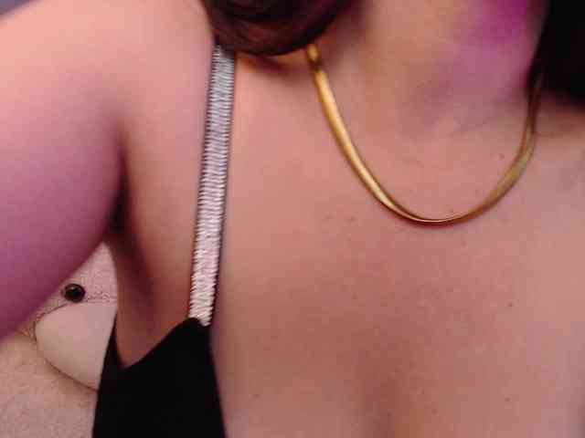 AnnaliOlsenX webcam