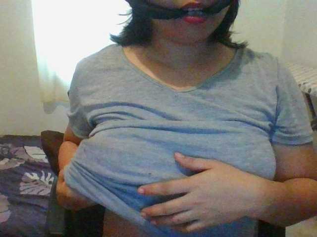 RossyLove's BongaCams show and profile