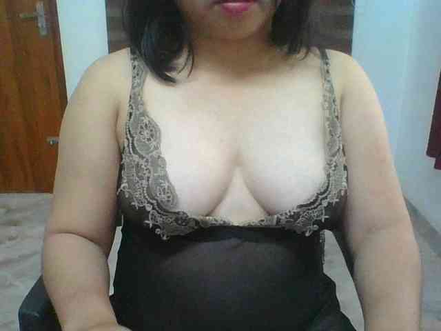 RossyLove webcam