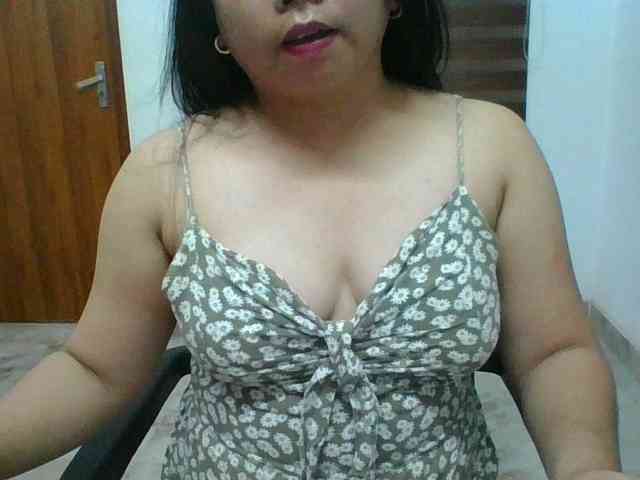 RossyLove webcam