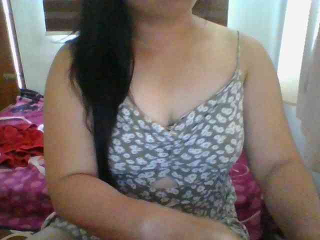 RossyLove Live Webcam on BongaCams
