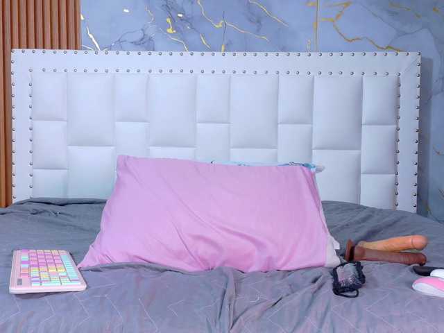 Indiancutiie's BongaCams show and profile