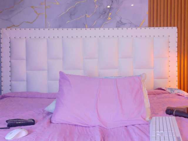 Indiancutiie's BongaCams show and profile