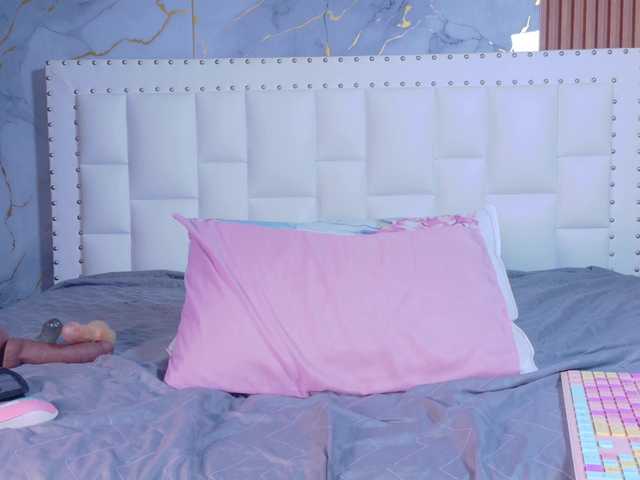 Indiancutiie's BongaCams show and profile