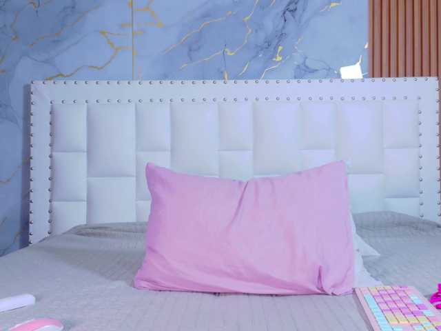 Indiancutiie's BongaCams show and profile