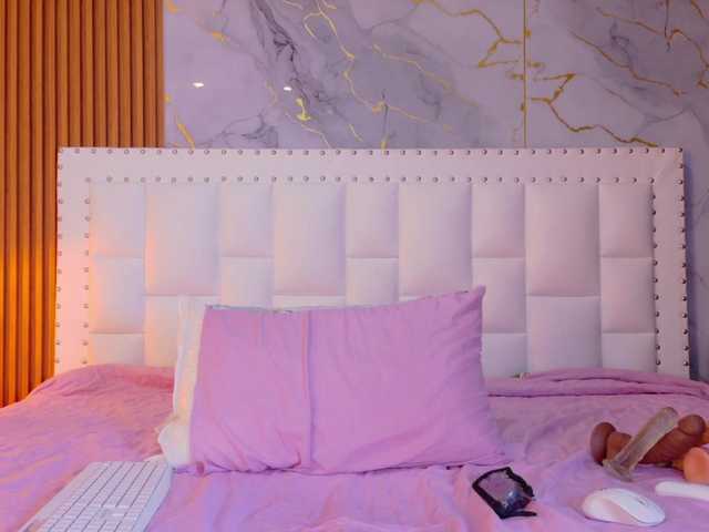 Indiancutiie's BongaCams show and profile