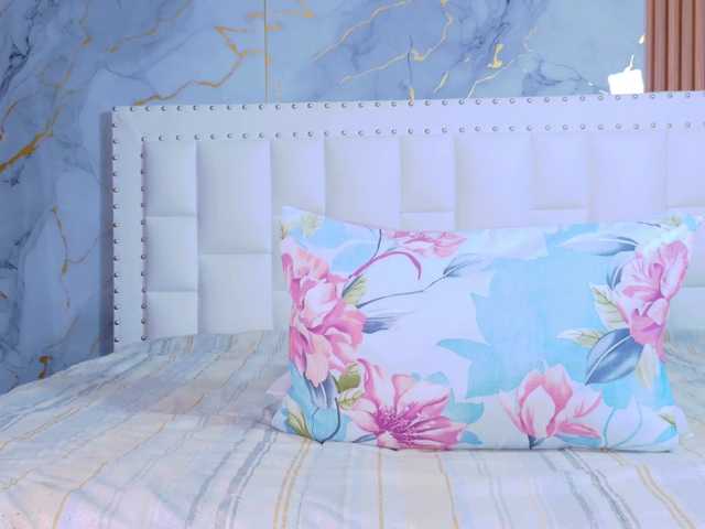 Indiancutiie's BongaCams show and profile