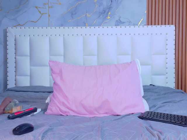 Indiancutiie's BongaCams show and profile