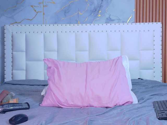 Indiancutiie's BongaCams show and profile