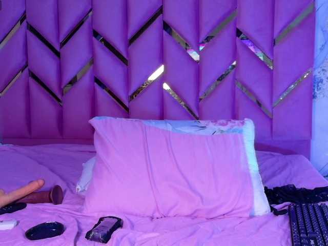 Indiancutiie's BongaCams show and profile