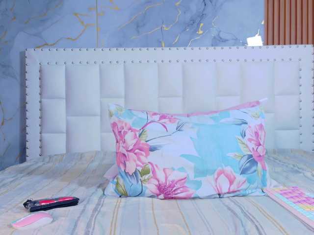 Indiancutiie's BongaCams show and profile