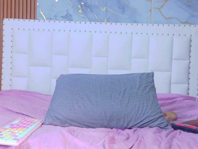 Indiancutiie's BongaCams show and profile