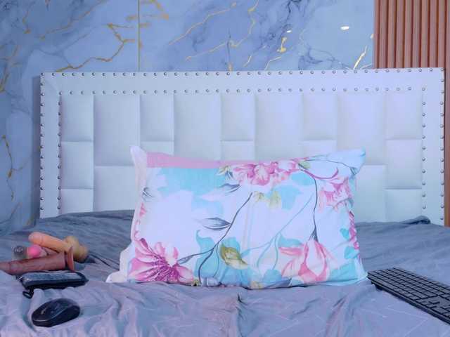 Indiancutiie's BongaCams show and profile