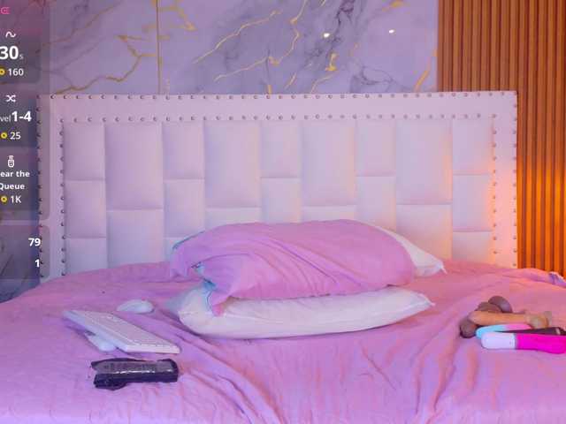 Indiancutiie's BongaCams show and profile