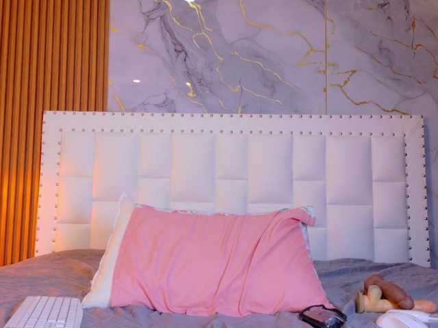 Indiancutiie's BongaCams show and profile