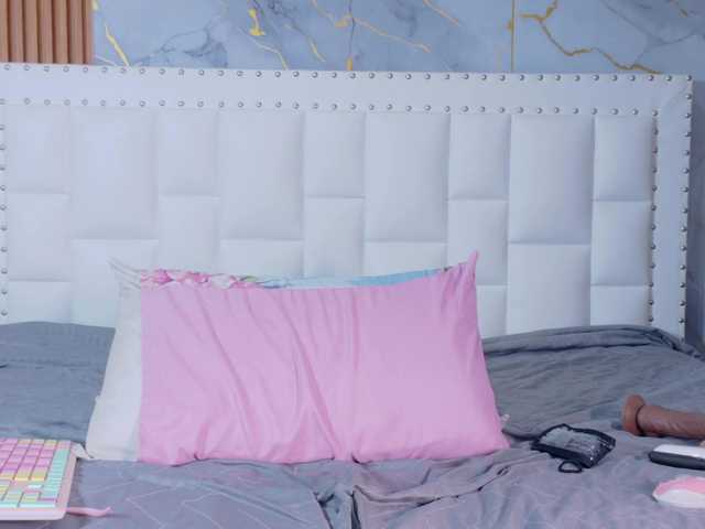 Indiancutiie's BongaCams show and profile