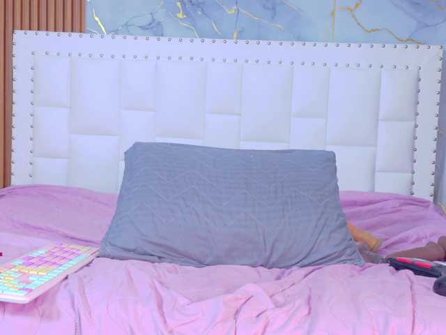 Indiancutiie's BongaCams show and profile