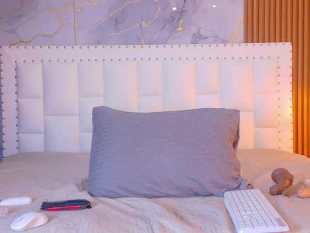 Indiancutiie's BongaCams show and profile