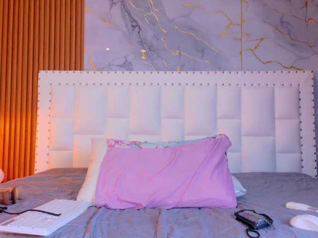 Indiancutiie's BongaCams show and profile