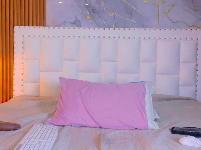 Indiancutiie's BongaCams show and profile