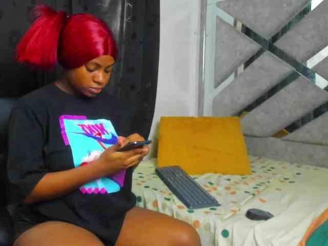 EvaxEmma Live Webcam on BongaCams