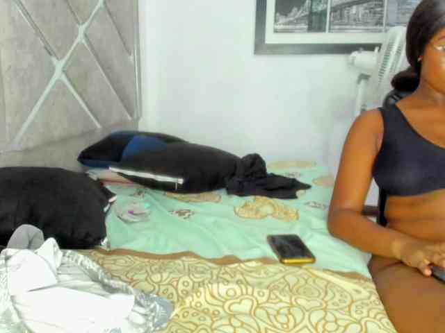 EvaxEmma Live Webcam on {site_name}