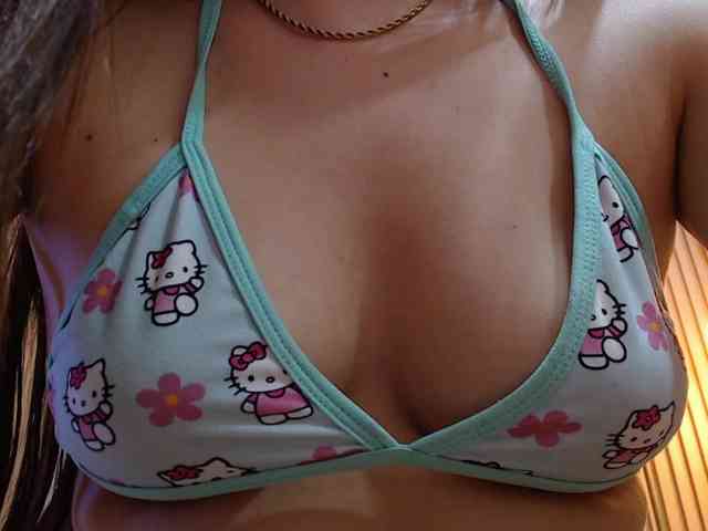 hornyssluttt webcam