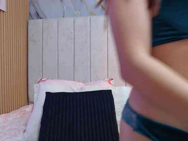 hornyssluttt webcam