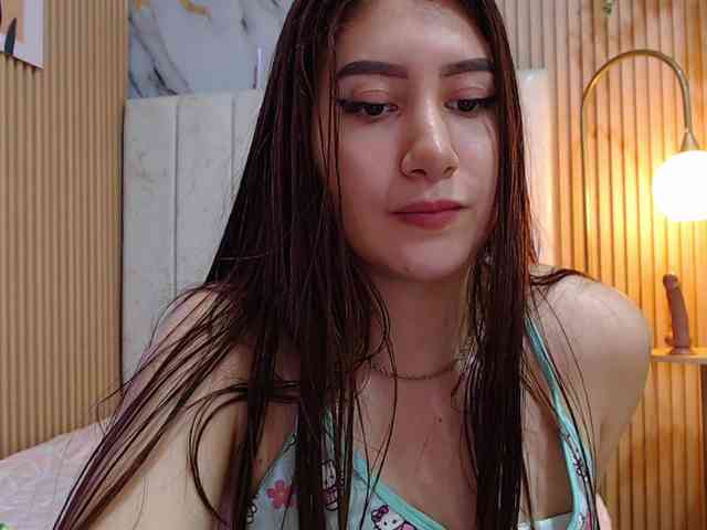 hornyssluttt webcam