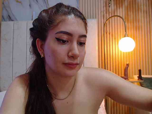 hornyssluttt webcam